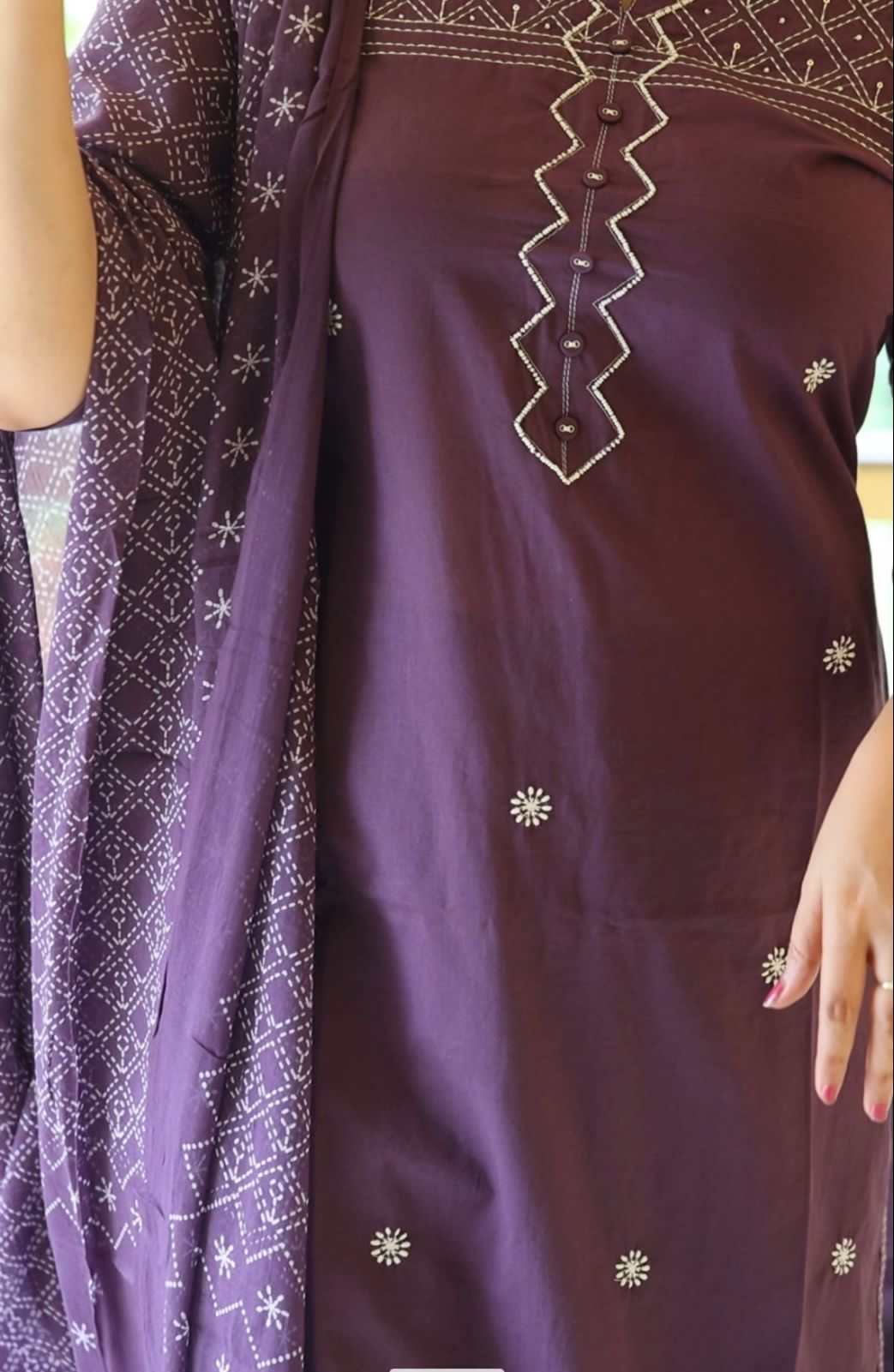 Women Pearl work detailing festival wear kurta pant dupatta set
🤩*KURTI*🤩
