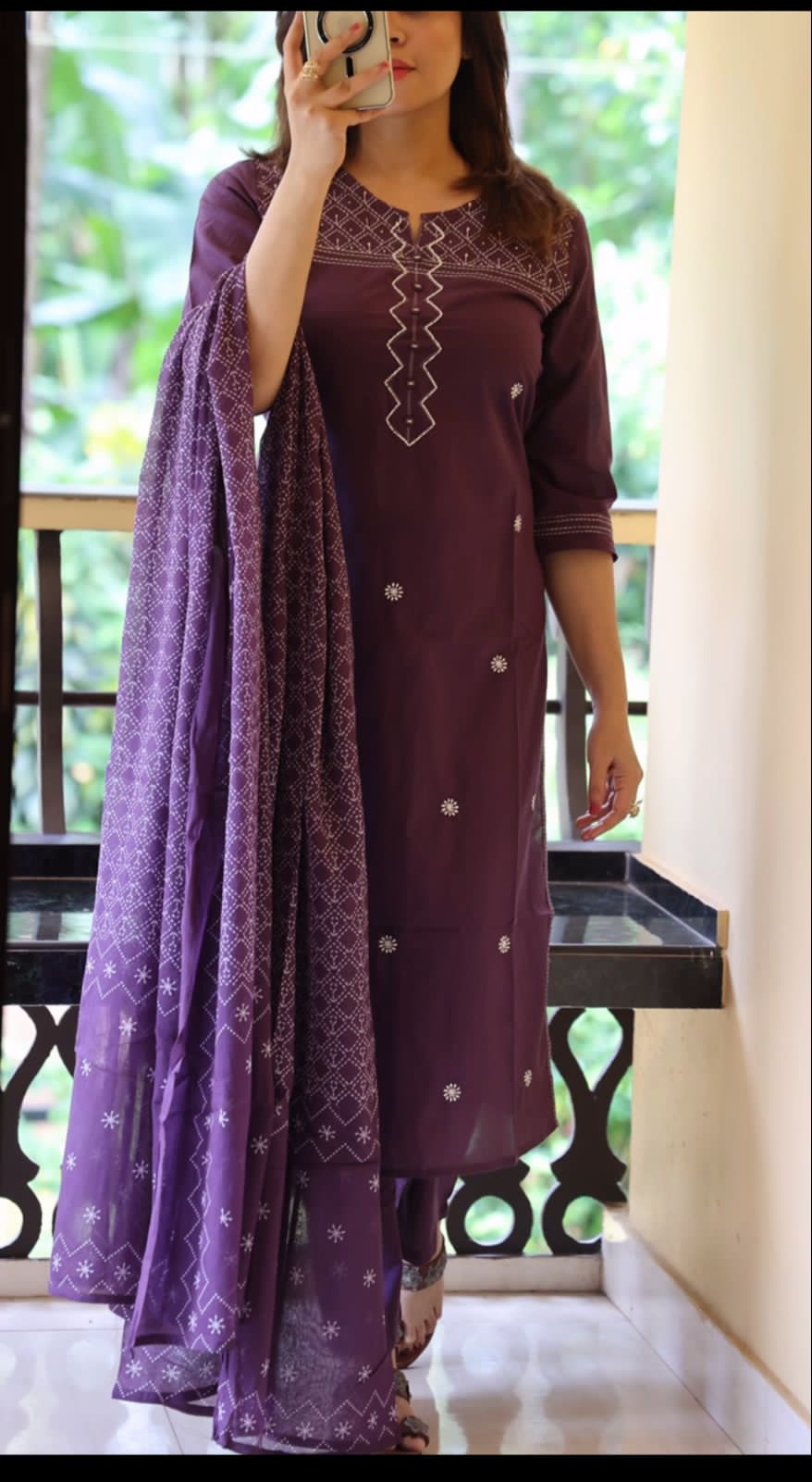 Women Pearl work detailing festival wear kurta pant dupatta set
🤩*KURTI*🤩